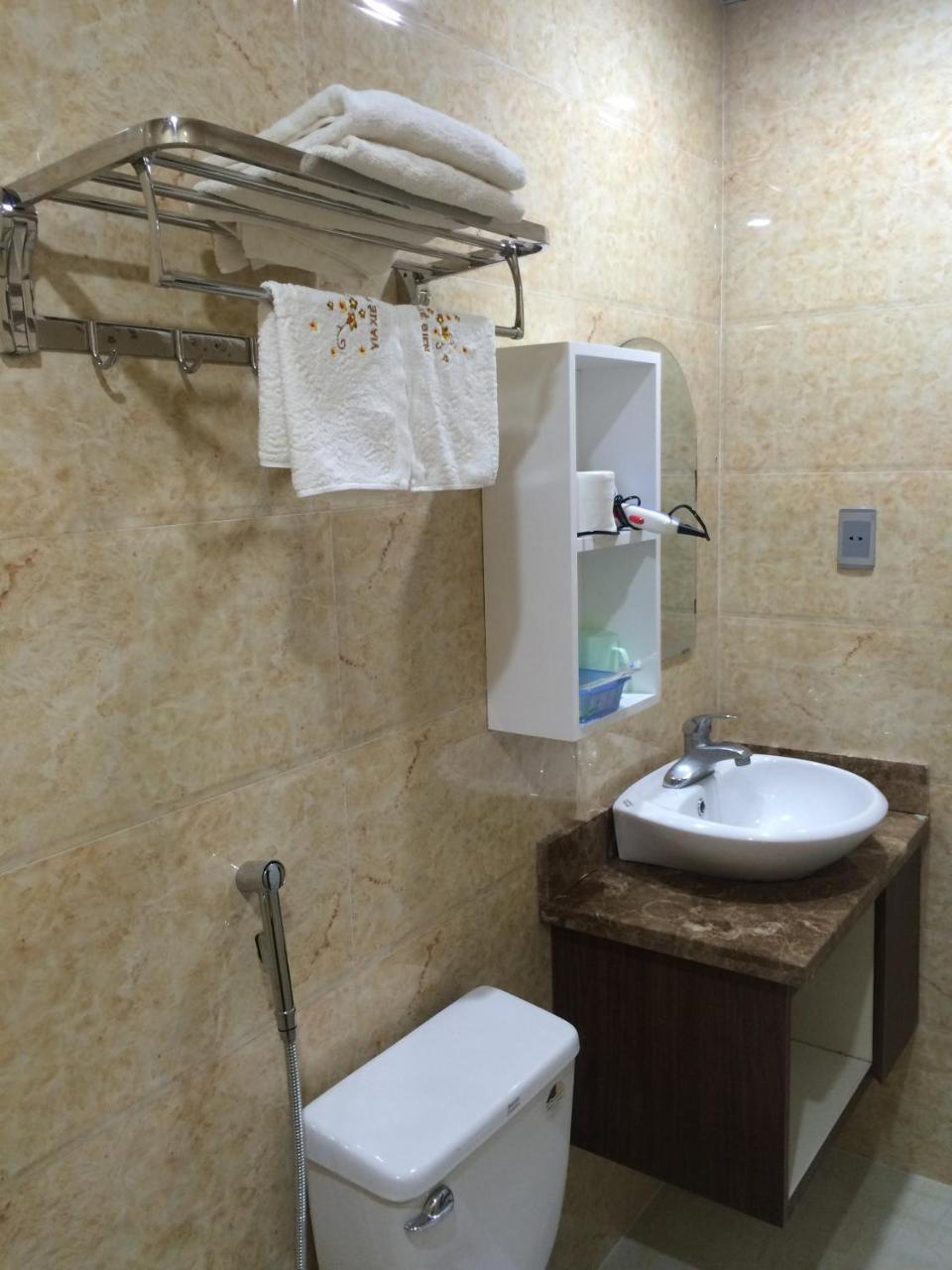 Khai Hoan Hotel Dong Van  Exteriör bild